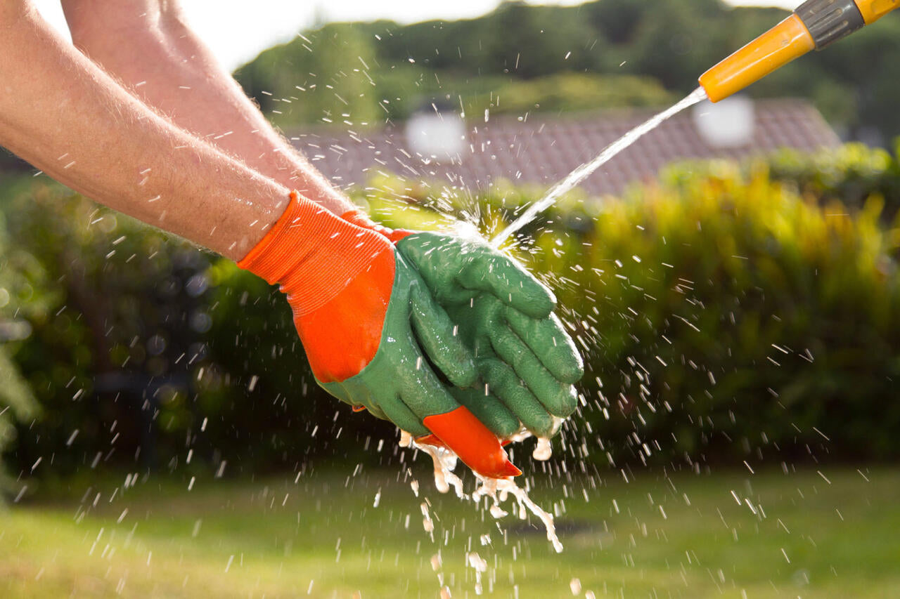 Guantes de jardinería a prueba de agua con garras para cavar, plantar y rastrillar